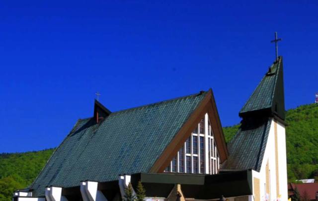 Kościół – Parafia Imienia Najświętszej Maryi Panny, Chomranice