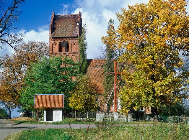 Kościół – Parafia Najświętszej Maryi Panny Szkaplerznej, Lwowiec