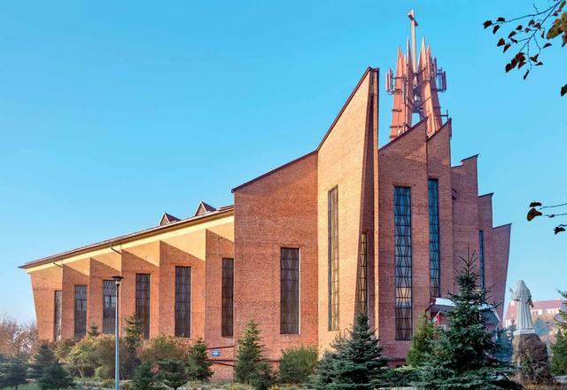 Kościół – Parafia Miłosierdzia Bożego, Ostrowiec Świętokrzyski
