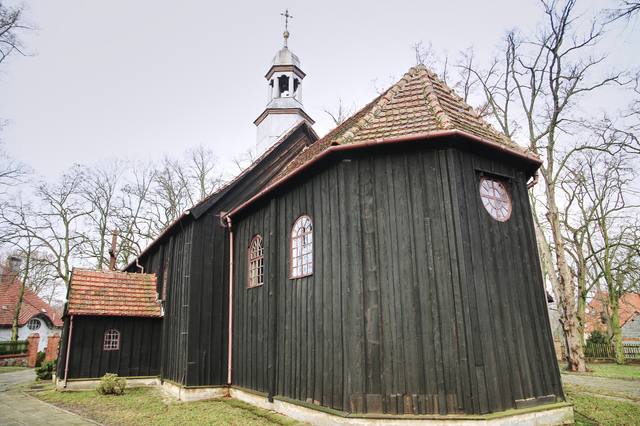 Kościół – Parafia Św. Michała Archanioła, Niestronno