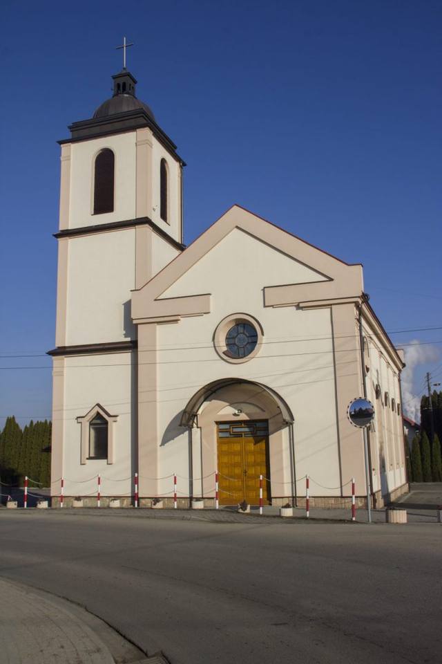 Kościół – Parafia Matki Bożej Królowej Świata, Jasło – Matki Bożej Królowej Świata