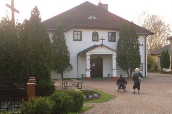 Kościół – Parafia Św. Marka Ewangelisty, Dąbrowa Leśna