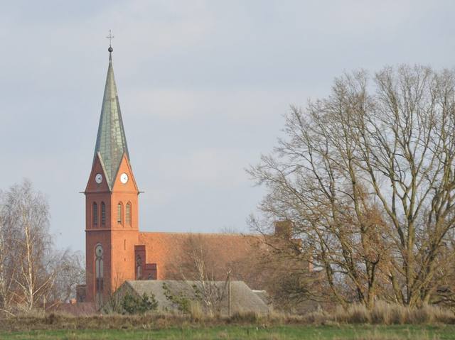 Kościół – Parafia Narodzenia Najświętszej Maryi Panny, Łąg
