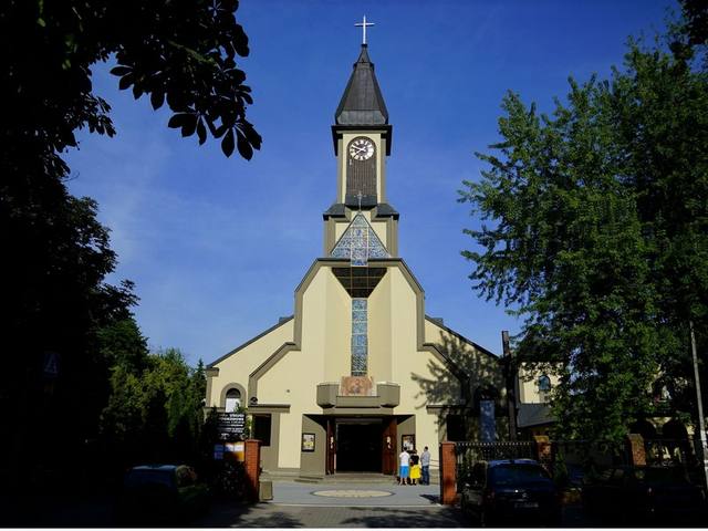 Kościół – Parafia Matki Bożej Częstochowskiej, Piastów