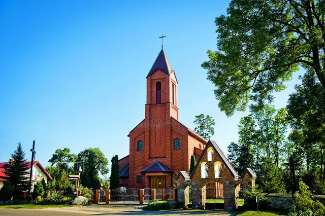Kościół – Parafia Trójcy Świętej, Wiśniew