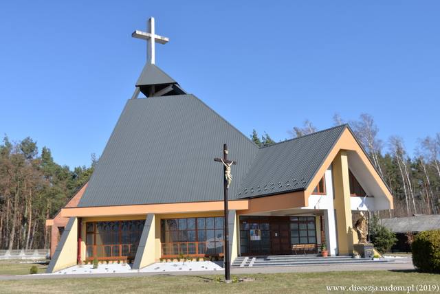 Kościół – Parafia Wniebowzięcia NMP, Rzuców