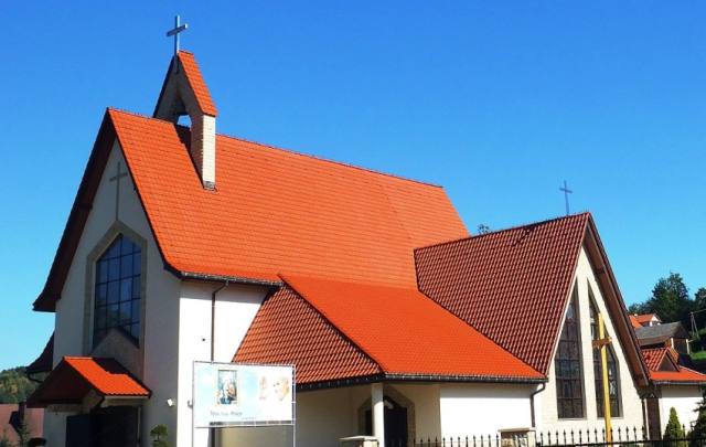 Kościół – Parafia Narodzenia Najświętszej Maryi Panny, Rajbrot