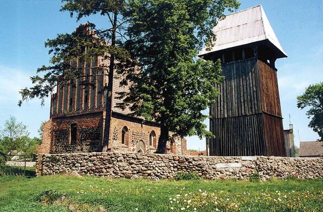 Kościół – Parafia Podwyższenia Krzyża Świętego, Strzeszów