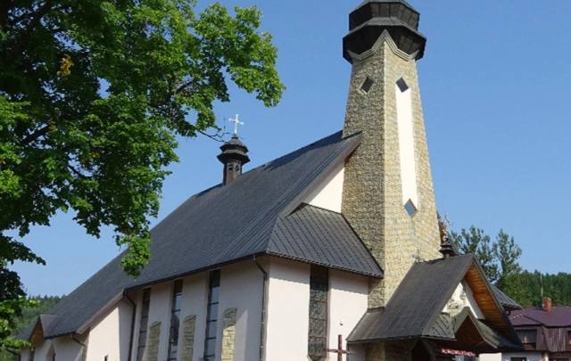 Kościół – Parafia Świętych Apostołów Piotra i Pawła, Tylicz