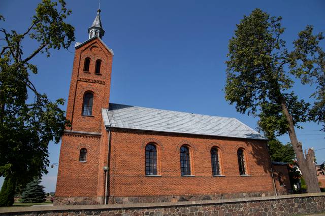 Kościół – Parafia Św. Mikołaja, Marzenin