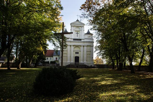 Kościół – Parafia Nawiedzenia Najświętszej Marii Panny, Szczawin