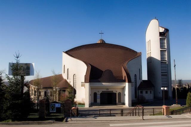 Kościół – Parafia MB Nieustającej Pomocy, Starachowice