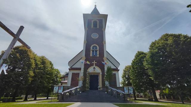 Kościół – Parafia Św. Anny, Zakrzów