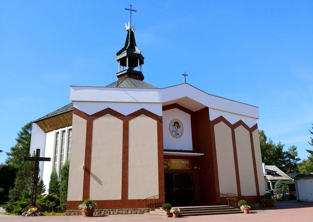 Kościół – Parafia Matki Bożej Nieustającej Pomocy, Skarżysko Kamienna