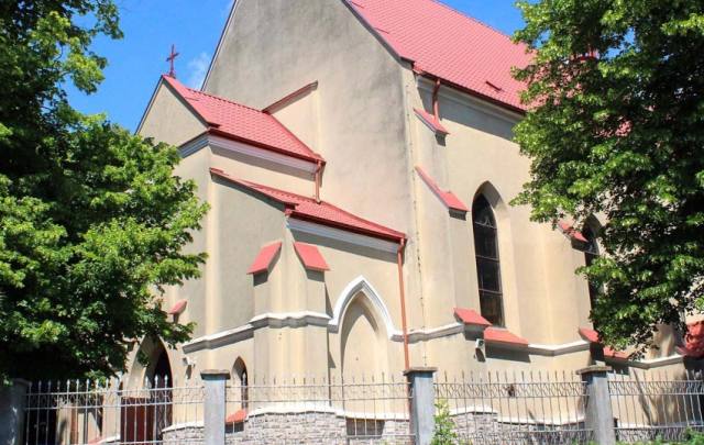 Kościół – Parafia Świętego Stanisława Biskupa i Męczennika, Zasów