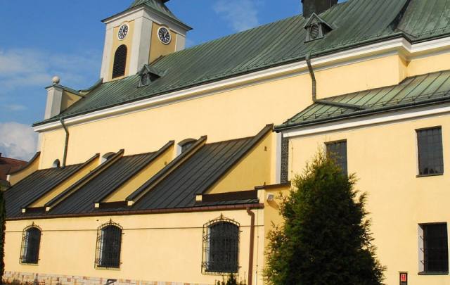 Kościół – Parafia Narodzenia Najświętszej Maryi Panny, Tymbark