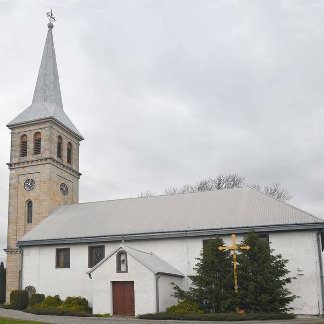 Kościół – Parafia Matki Bożej Różańcowej, Okmiany