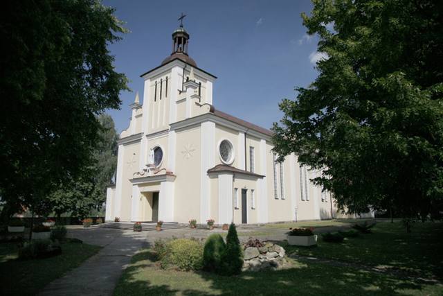 Kościół – Parafia Matki Bożej Szkaplerznej, Kazuń