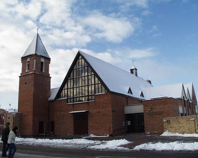 Kościół – Parafia Chrystusa Króla Wszechświata, Piastów