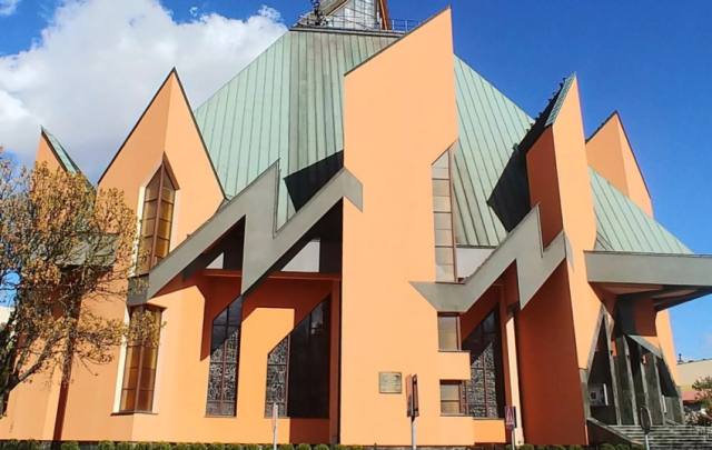 Kościół – Parafia Miłosierdzia Bożego, Tarnów