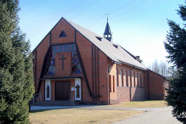 Kościół – Parafia Podwyższenia Krzyża Świętego, Pomyków