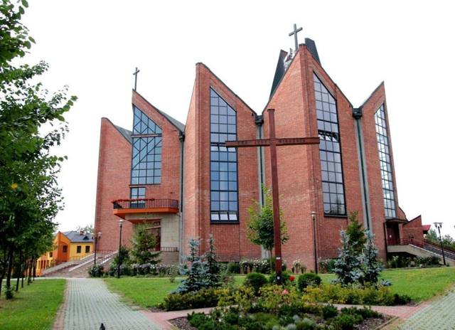Kościół – Parafia Matki Bożej Ostrobramskiej, Kraków-Wieczysta