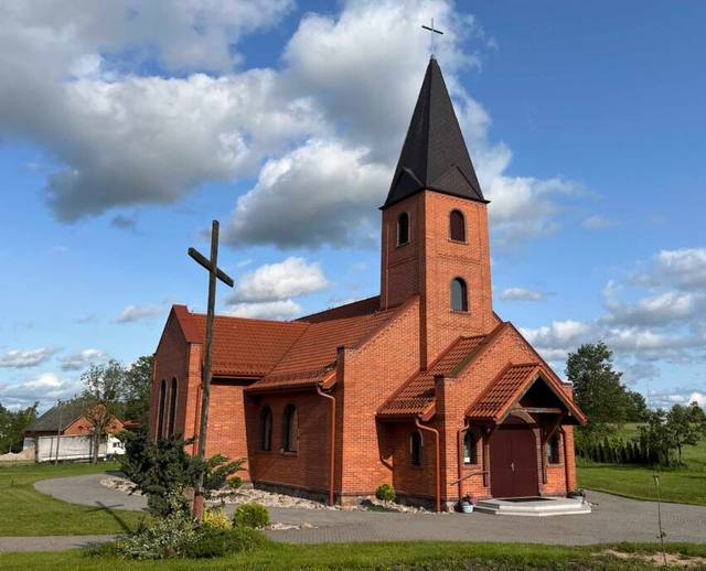 Kościół – Parafia Św. Brata Alberta Chmielowskiego, Chełchy