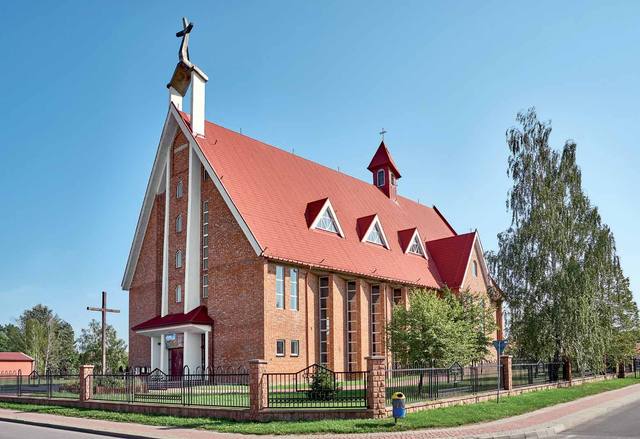 Kościół – Parafia Matki Bożej Wspomożenia Wiernych, Połaniec