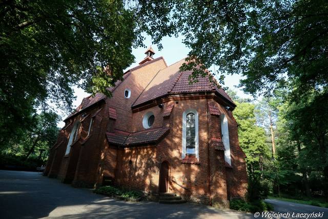 Kościół – Parafia Wniebowzięcia NMP, Konstancin-Jeziorna