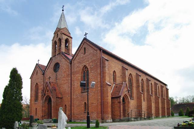Kościół – Parafia Świętego Michała Archanioła, Lipusz