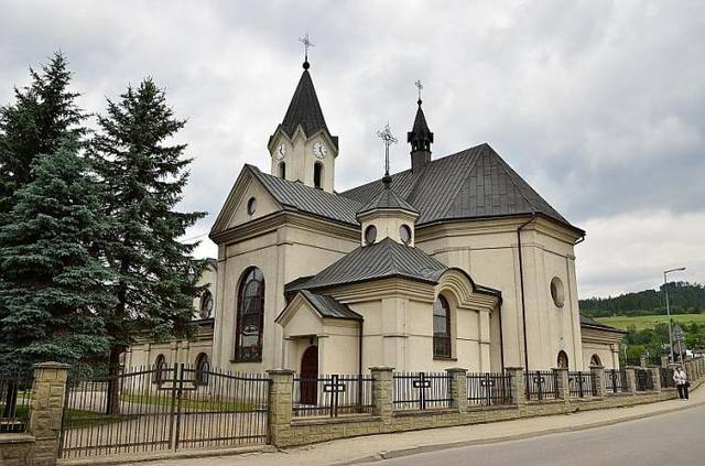 Kościół – Parafia Św. Jadwigi Śląskiej, Waksmund