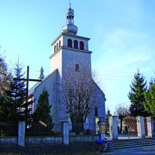 Kościół – Parafia Świętej Trójcy, Lubomin