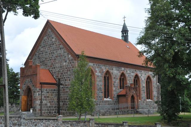 Kościół – Parafia Świętej Trójcy, Sulęczyno