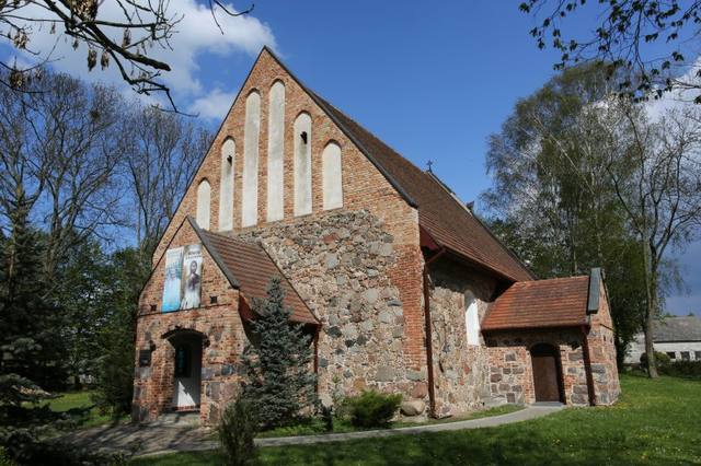 Kościół – Parafia Miłosierdzia Bożego, Parlino