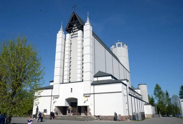 Kościół – Parafia NMP Królowej Polski, Pionki