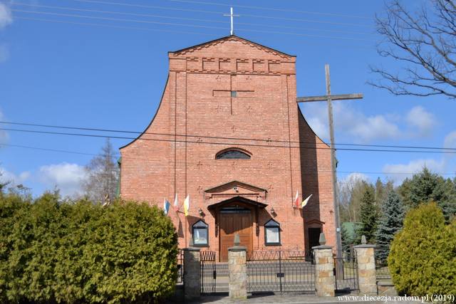 Kościół – Parafia Podwyższenia Krzyża Świętego, Majdów