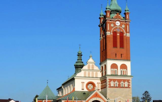 Kościół – Parafia Narodzenia Najświętszej Maryi Panny, Borzęcin