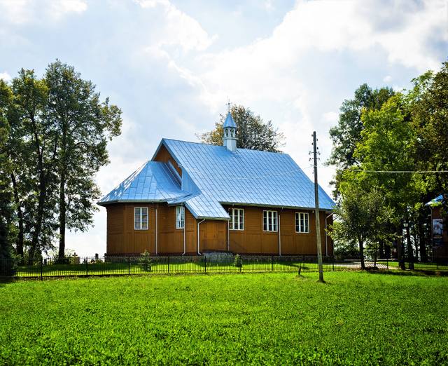 Kościół – Parafia Św. Michała Archanioła, Woskrzenice