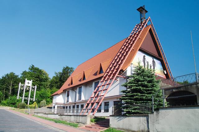 Kościół – Parafia Przemienienia Pańskiego i Najświętszej Maryi Panny Królowej Polski, Somonino