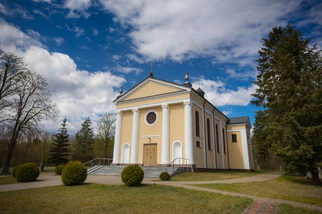 Kościół – Parafia Świętego Antoniego Padewskiego, Ugoszcz
