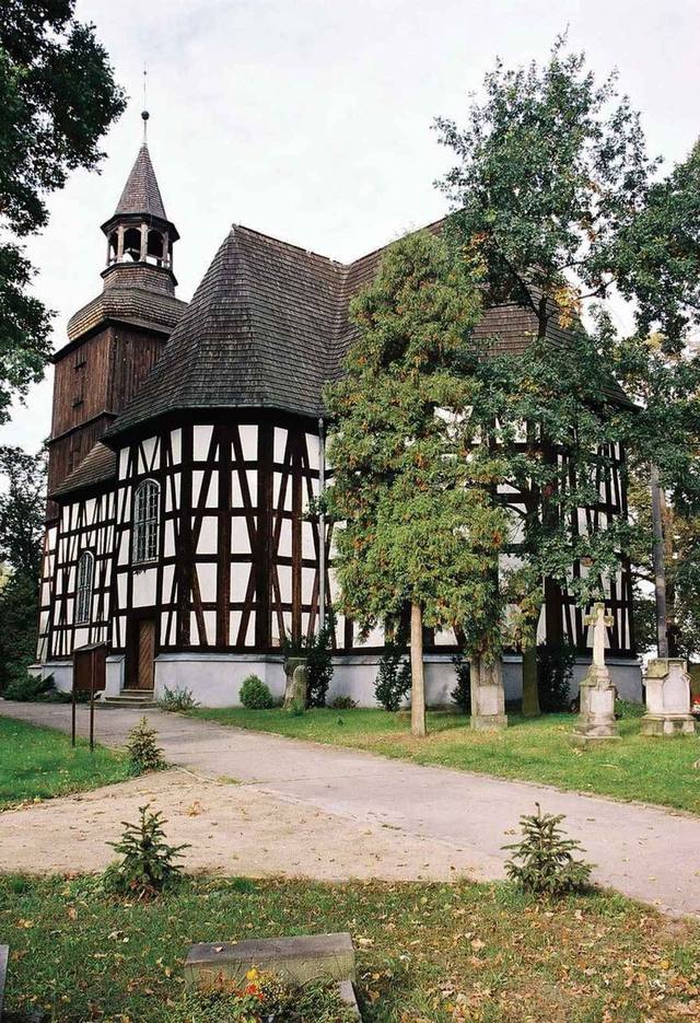 Kościół – Parafia Świętych Apostołów Piotra i Pawła, Sułów