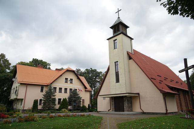 Kościół – Parafia Świętego Piotra Apostoła, Bożepole Wielkie