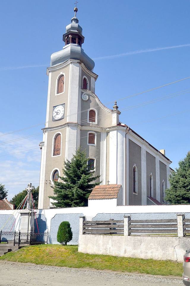 Kościół – Parafia Św. Andrzeja Apostoła, Lubnów
