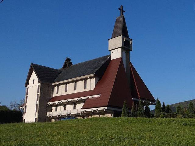 Kościół – Parafia Św. Marii Magdaleny, Kasina Wielka