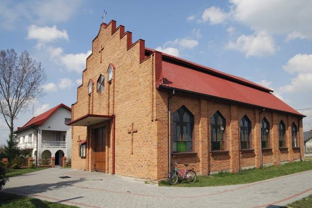 Kościół – Parafia Świętego Wawrzyńca, Bujny