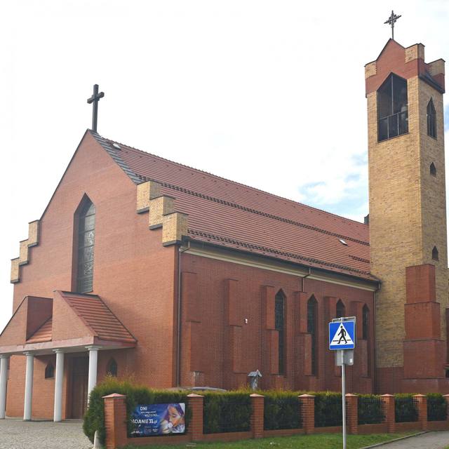 Kościół – Parafia Świętej Rodziny, Legnica