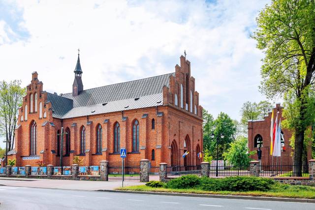 Kościół – Parafia Przemienienia Pańskiego, Zuzela