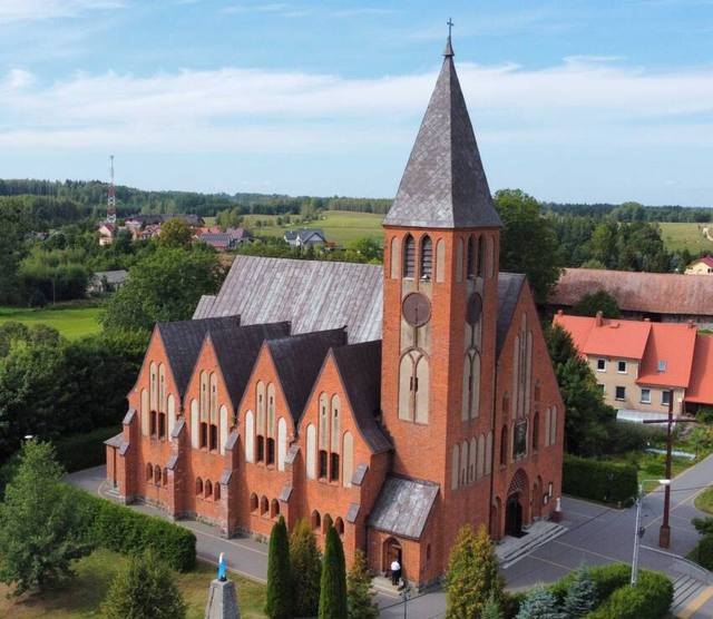 Kościół – Parafia Św. Andrzeja Boboli, Dubeninki