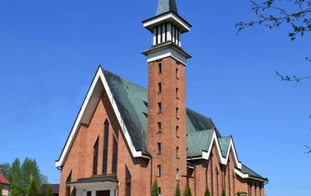 Kościół – Parafia Najświętszej Maryi Panny Królowej Polski, Słotowa