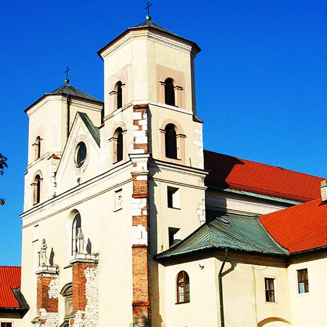 Kościół – Parafia Świętych Apostołów Piotra i Pawła, Kraków-Tyniec